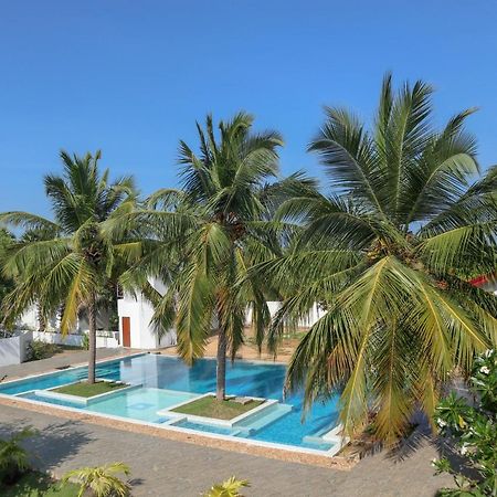 Reddalf'S Holiday Resorts Arugam Bay Exteriör bild
