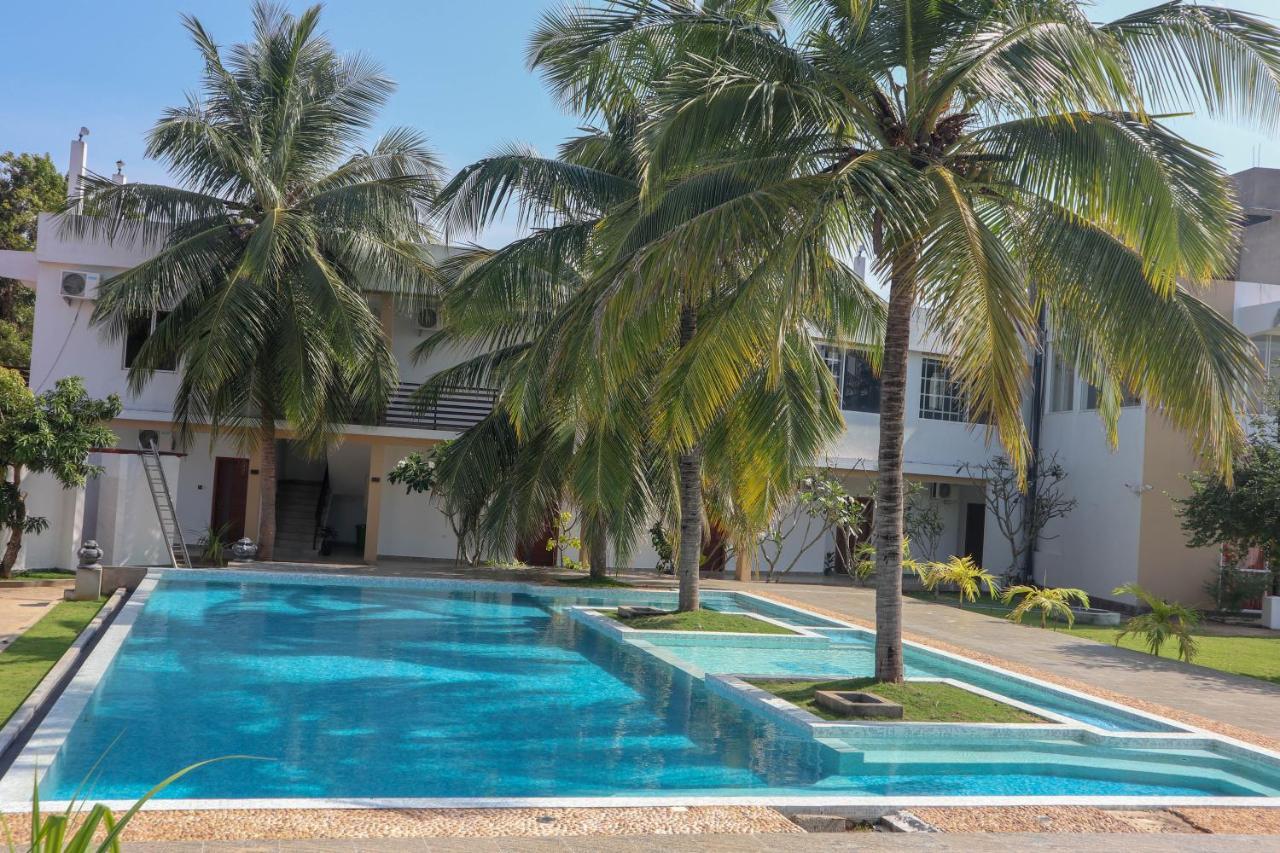 Reddalf'S Holiday Resorts Arugam Bay Exteriör bild